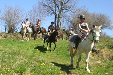 Voyage à cheval en Lozère (jeunes) - Randonnée équestre organisée par Randocheval