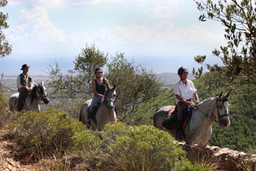 Voyage à cheval aux Baléares à Majorque - Randonnée équestre organisée par Randocheval