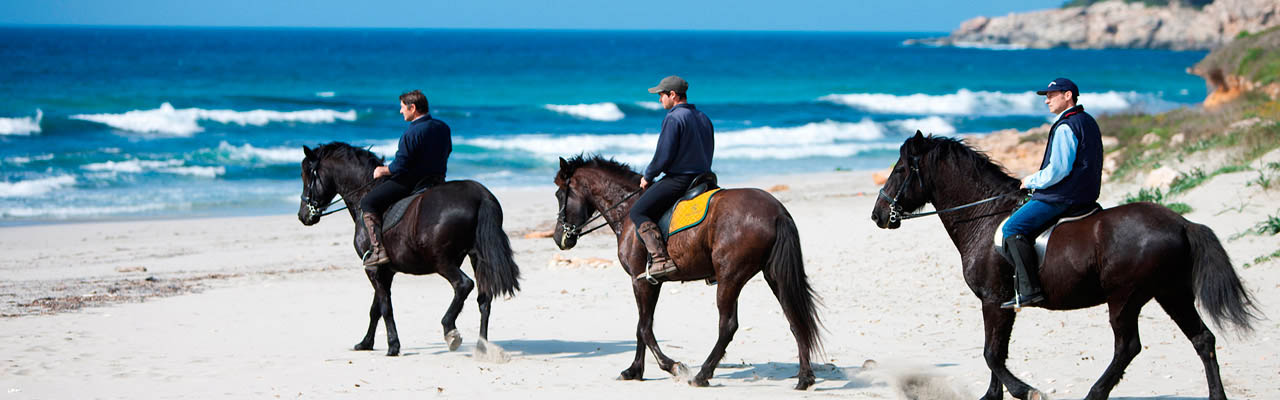 Extension et voyage à cheval aux Baléares à Minorque - Randonnée équestre organisée par Randocheval