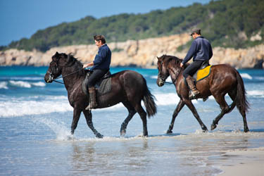 Voyage à cheval aux Baléares à Minorque - Randonnée équestre organisée par Randocheval