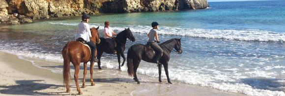 Voyage à cheval aux Baléares à Minorque - Randonnée équestre organisée par Randocheval