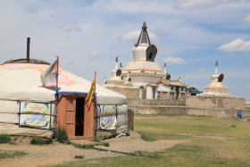 Photos de notre randonnée équestre confort sous la yourte en Mongolie : Khustai et les chevaux de Przewalski, Khogno Khan, le Mini Gobi, la Vallée de l'Orkhon, le lac d'Ogii, Karakorum... (Randocheval / Absolu Voyages)