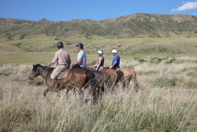 Photos de notre randonnée équestre confort sous la yourte en Mongolie : Khustai et les chevaux de Przewalski, Khogno Khan, le Mini Gobi, la Vallée de l'Orkhon, le lac d'Ogii, Karakorum... (Randocheval / Absolu Voyages)