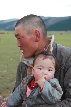 Photos de notre randonnée équestre confort sous la yourte en Mongolie : Khustai et les chevaux de Przewalski, Khogno Khan, le Mini Gobi, la Vallée de l'Orkhon, le lac d'Ogii, Karakorum... (Randocheval / Absolu Voyages)