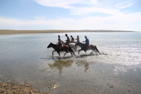 Photos de notre randonnée équestre confort sous la yourte en Mongolie : Khustai et les chevaux de Przewalski, Khogno Khan, le Mini Gobi, la Vallée de l'Orkhon, le lac d'Ogii, Karakorum... (Randocheval / Absolu Voyages)