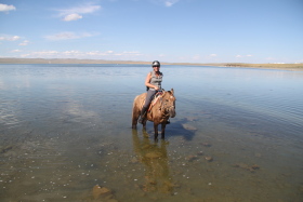 Photos de notre randonnée équestre confort sous la yourte en Mongolie : Khustai et les chevaux de Przewalski, Khogno Khan, le Mini Gobi, la Vallée de l'Orkhon, le lac d'Ogii, Karakorum... (Randocheval / Absolu Voyages)