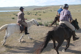 Photos de notre randonnée équestre confort sous la yourte en Mongolie : Khustai et les chevaux de Przewalski, Khogno Khan, le Mini Gobi, la Vallée de l'Orkhon, le lac d'Ogii, Karakorum... (Randocheval / Absolu Voyages)