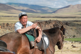 Photos de notre randonnée équestre confort sous la yourte en Mongolie : Khustai et les chevaux de Przewalski, Khogno Khan, le Mini Gobi, la Vallée de l'Orkhon, le lac d'Ogii, Karakorum... (Randocheval / Absolu Voyages)