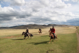 randonnées équestre en Mongolie - randocheval / absolu voyages