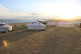 Photos de notre randonnée équestre confort sous la yourte en Mongolie : Khustai et les chevaux de Przewalski, Khogno Khan, le Mini Gobi, la Vallée de l'Orkhon, le lac d'Ogii, Karakorum... (Randocheval / Absolu Voyages)