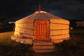 Photos de notre randonnée équestre confort sous la yourte en Mongolie : Khustai et les chevaux de Przewalski, Khogno Khan, le Mini Gobi, la Vallée de l'Orkhon, le lac d'Ogii, Karakorum... (Randocheval / Absolu Voyages)