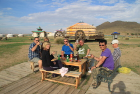 Photos de notre randonnée équestre confort sous la yourte en Mongolie : Khustai et les chevaux de Przewalski, Khogno Khan, le Mini Gobi, la Vallée de l'Orkhon, le lac d'Ogii, Karakorum... (Randocheval / Absolu Voyages)