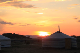 Photos de notre randonnée équestre confort sous la yourte en Mongolie : Khustai et les chevaux de Przewalski, Khogno Khan, le Mini Gobi, la Vallée de l'Orkhon, le lac d'Ogii, Karakorum... (Randocheval / Absolu Voyages)