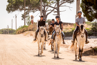 Voyage à cheval aux Baléares à Minorque - Randonnée équestre organisée par Randocheval