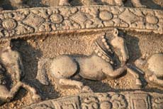 Cheval Marwari sculpté sur une pierre de lune sur le site de Polonnaruwa, voyage au Sri Lanka