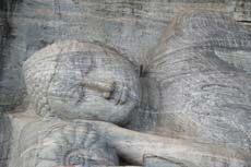 Bouddha couché de Gal Vihara à Polonnaruwa au Sri Lanka - Randocheval