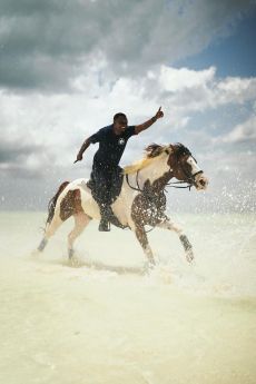 cavalier cheval galop plage nungwi sejour equestre zanzibar