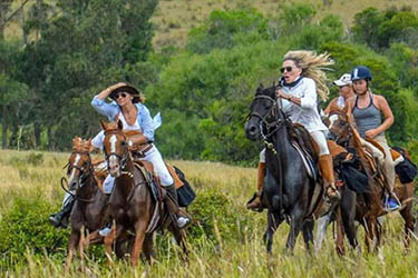 Aventure et Voyage à cheval en Uruguay - Randonnée équestre organisée par Randocheval